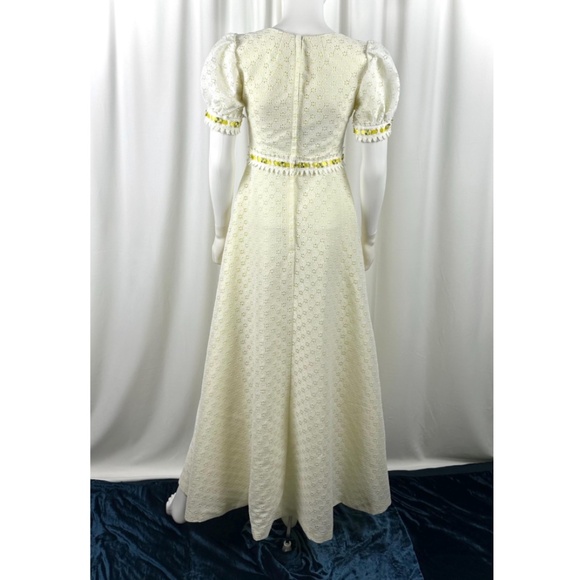 Vintage 1960’s Eyelet Floral Lace Maxi Dress in White + Yellow • Gown - XS/S - Picture 8 of 9